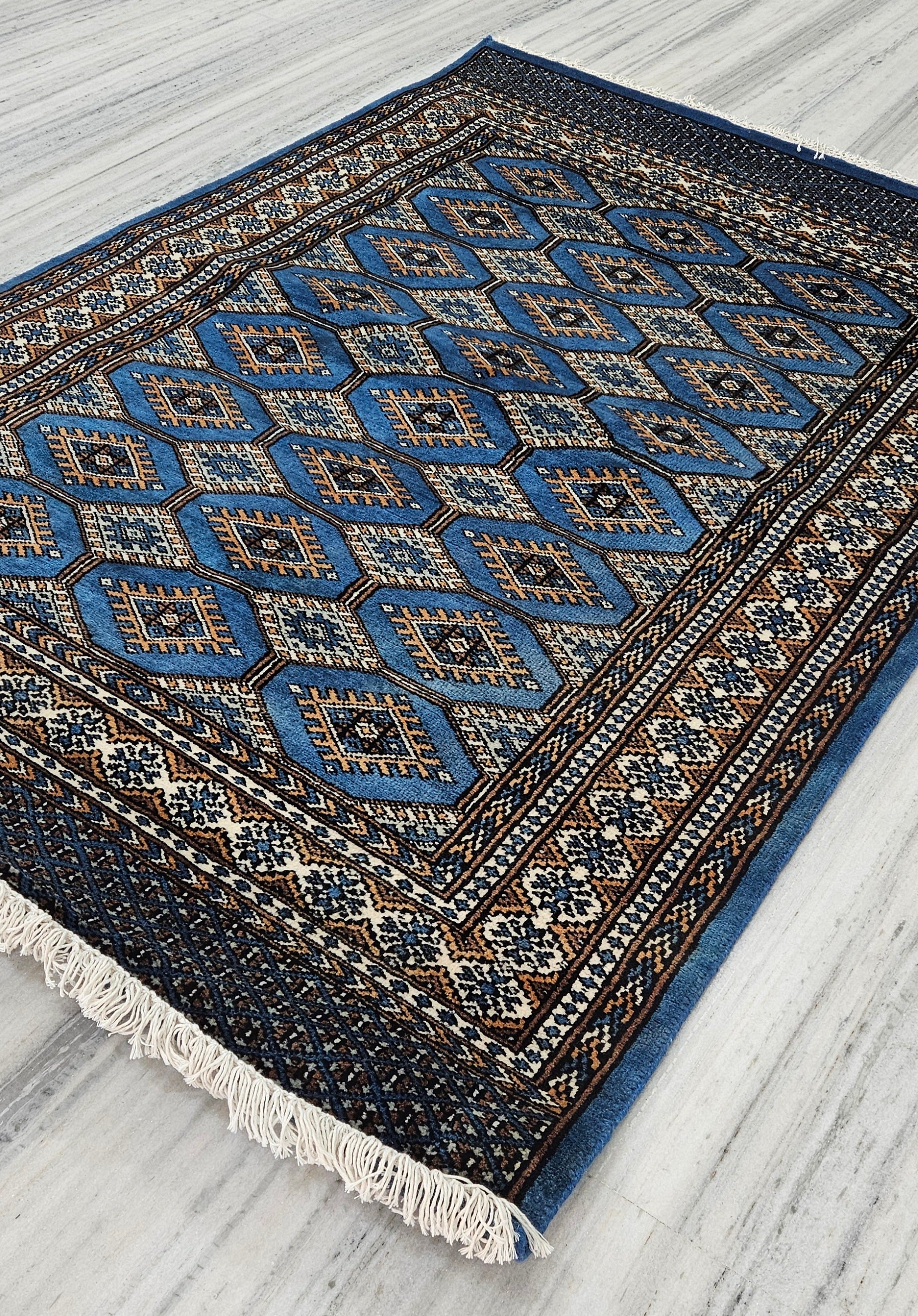 Artisan Hand-Knotted 4x6 Rug, Elegant Blue