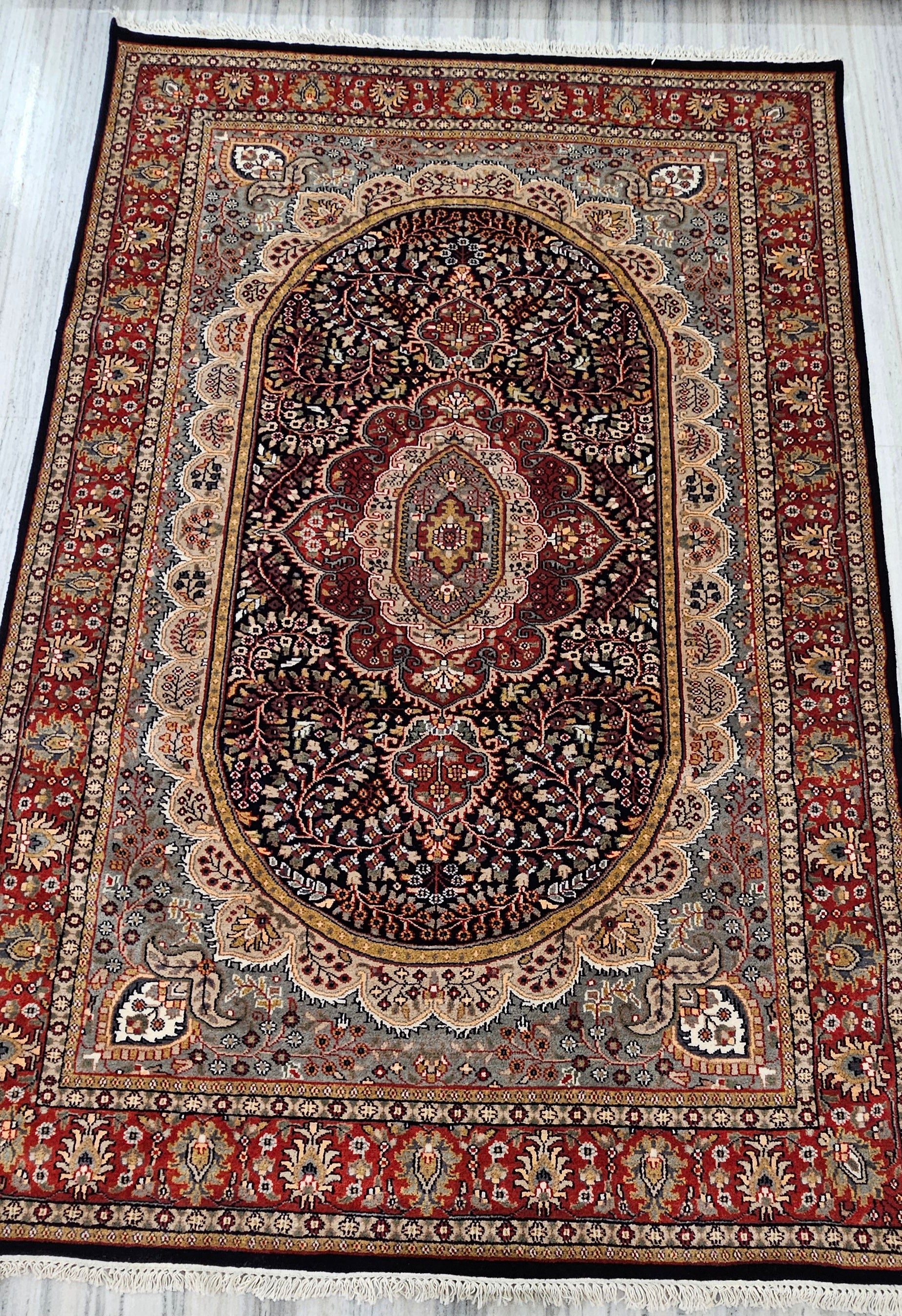 Handmade Hand-Knotted Wool Persian Area Rug 6x9 ft – Traditional Oriental Medallion Design Carpet in Black, Red & Ivory for Living Room, Dining Room & Bedroom Décor