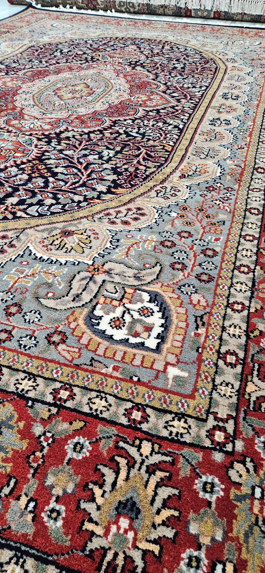 Handmade Hand-Knotted Wool Persian Area Rug 6x9 ft – Traditional Oriental Medallion Design Carpet in Black, Red & Ivory for Living Room, Dining Room & Bedroom Décor
